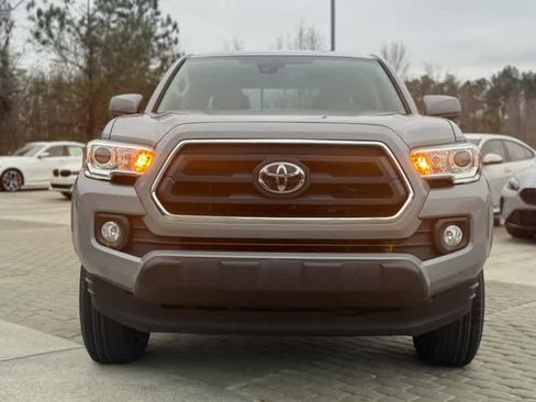 Used 2020 Toyota Tacoma SR5 image 9