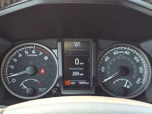 Used 2023 Toyota Tacoma TRD Sport w/ Technology Package AWD/4WD image 21