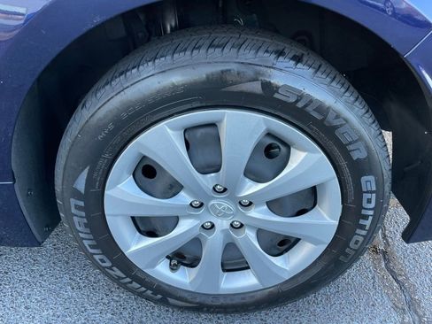 Used 2020 Toyota Corolla LE image 42