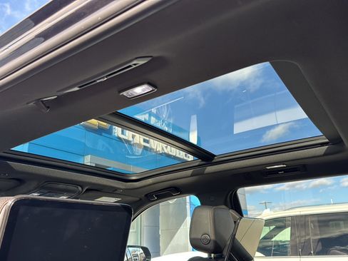 Used 2024 Chevrolet Tahoe High Country image 44