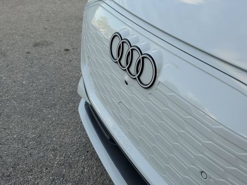 Used 2025 Audi Q6 e-tron Premium Plus w/ Premium Plus RWD image 11