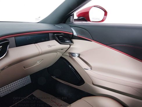 Used 2023 Ferrari Roma image 15