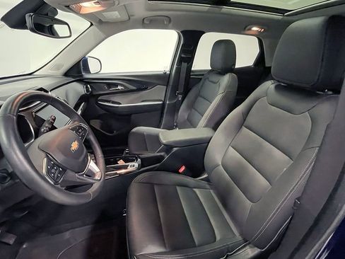 Used 2022 Chevrolet TrailBlazer LT w/ Sun and Liftgate Package AWD/4WD image 3
