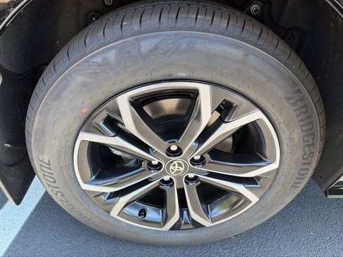 New 2026 Toyota Sienna Platinum AWD/4WD image 16