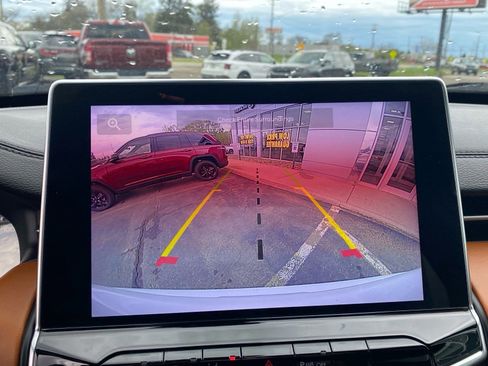 Used 2025 Jeep Compass Limited AWD/4WD image 18