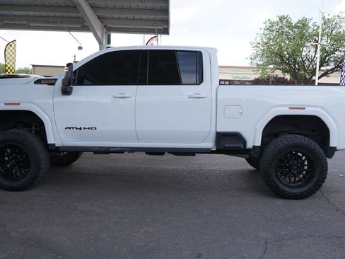 Used 2024 GMC Sierra 2500 AT4 w/ Technology Package AWD/4WD image 3
