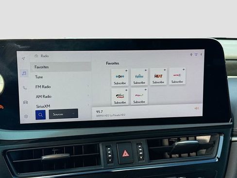 Used 2024 Lexus ES 350 Luxury w/ Technology Package image 14