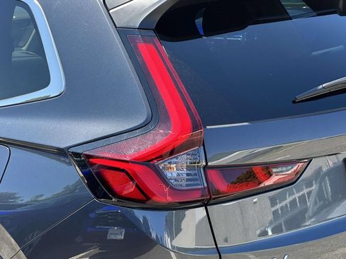 Certified 2025 Honda CR-V LX image 8