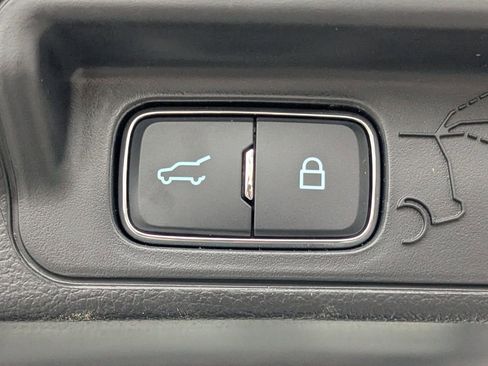 Used 2022 Ford Explorer XLT w/ Class IV Trailer Tow Package image 13