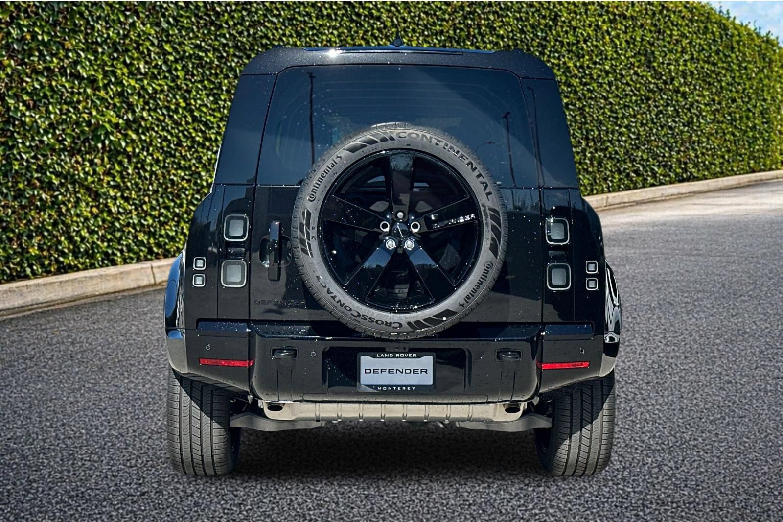 New 2026 Land Rover Defender 110 X-Dynamic SE AWD/4WD image 5