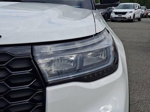 Used 2025 Ford Explorer ST AWD/4WD image 9