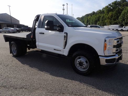 Used 2023 Ford F350 XLT AWD/4WD image 10