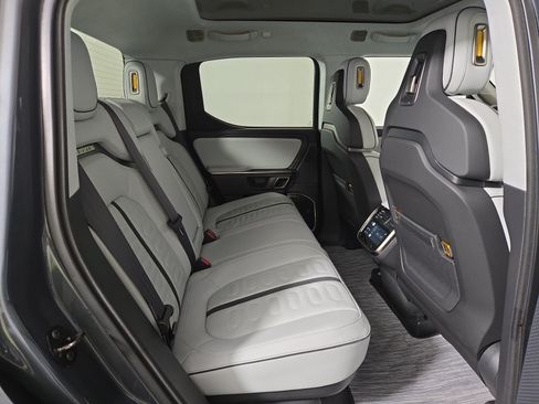 Used 2023 Rivian R1T Adventure AWD/4WD image 22