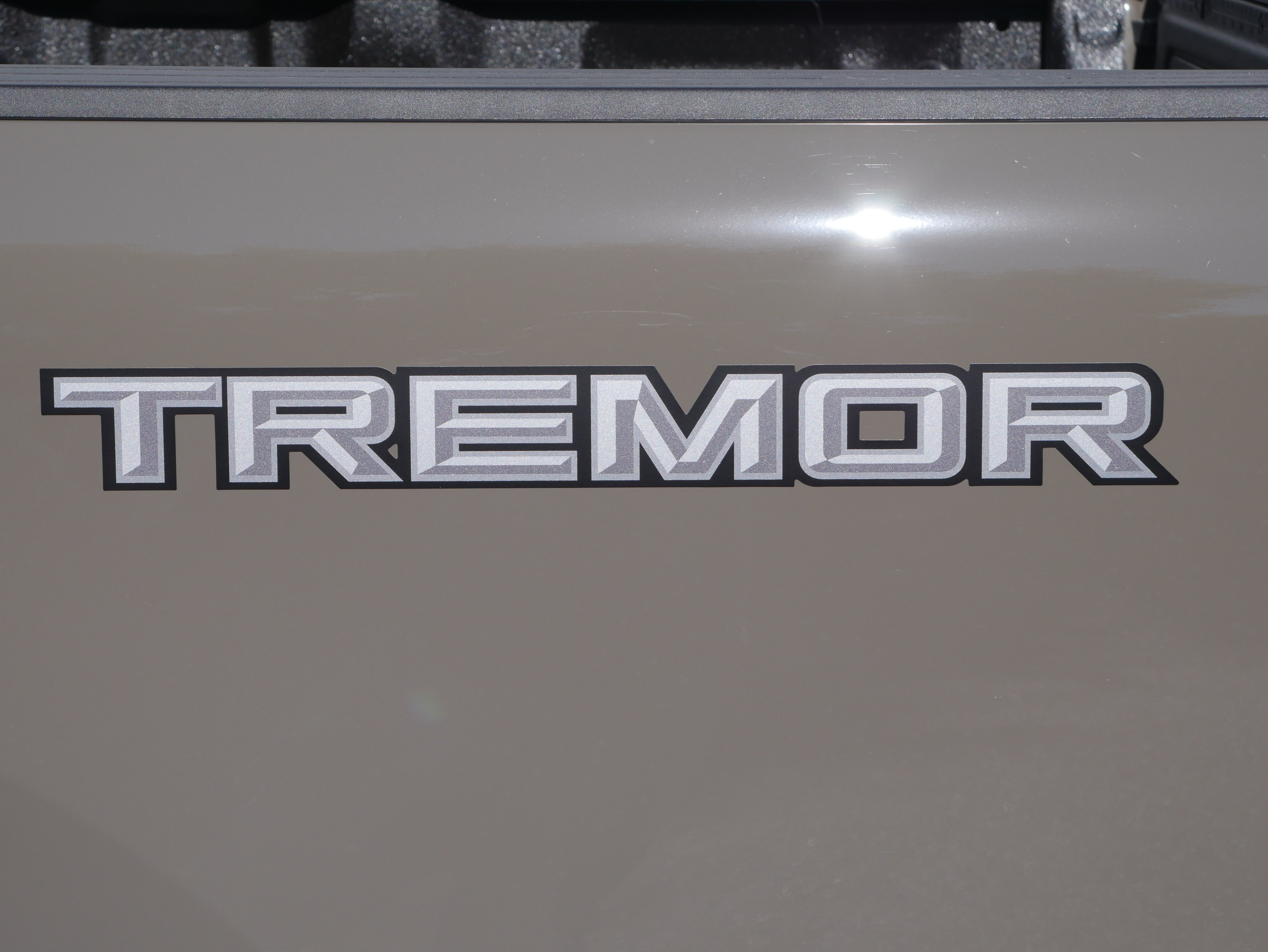 New 2027 Ford F350 Lariat w/ Tremor Off-Road Package AWD/4WD image 24