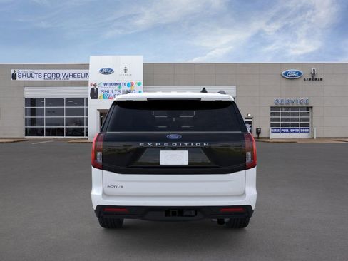 New 2026 Ford Expedition Active image 5