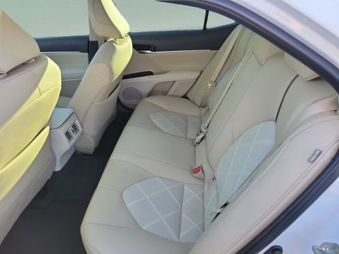 Used 2018 Toyota Camry XLE image 30