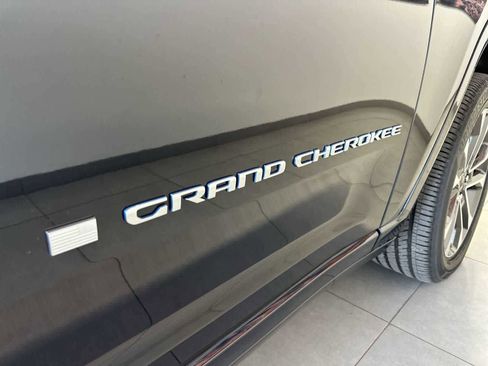 New 2024 Jeep Grand Cherokee Overland w/ Advanced Protech Group III image 18