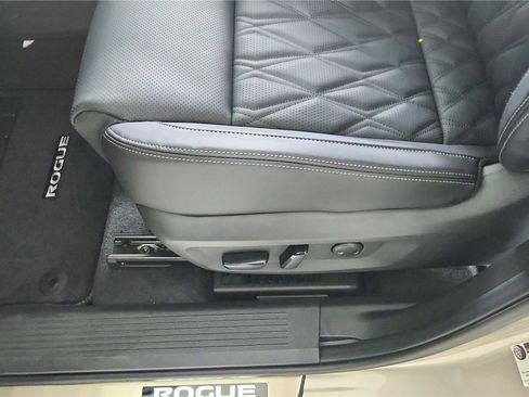 New 2026 Nissan Rogue Platinum w/ Platinum Premium Package image 30