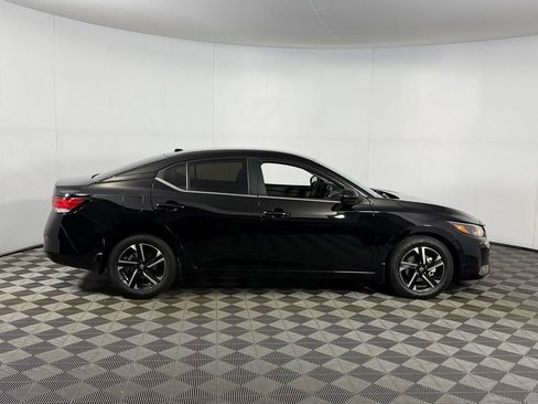 Used 2025 Nissan Sentra SV w/ Trunk Package FWD image 7