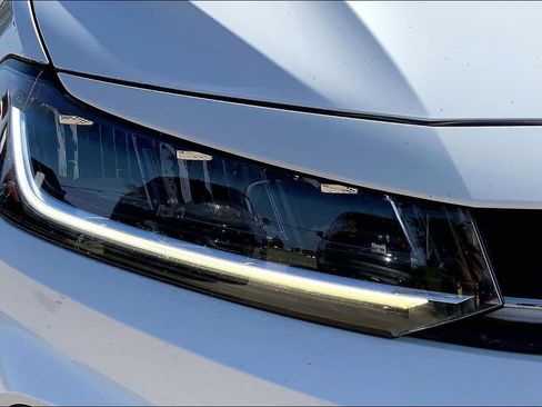 Certified 2025 Volkswagen Jetta Sport FWD image 27
