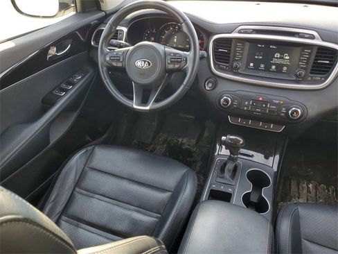 Used 2017 Kia Sorento EX image 15