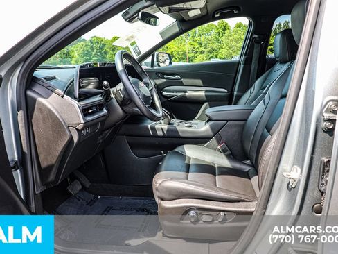 Used 2024 Cadillac XT4 Premium Luxury FWD image 17