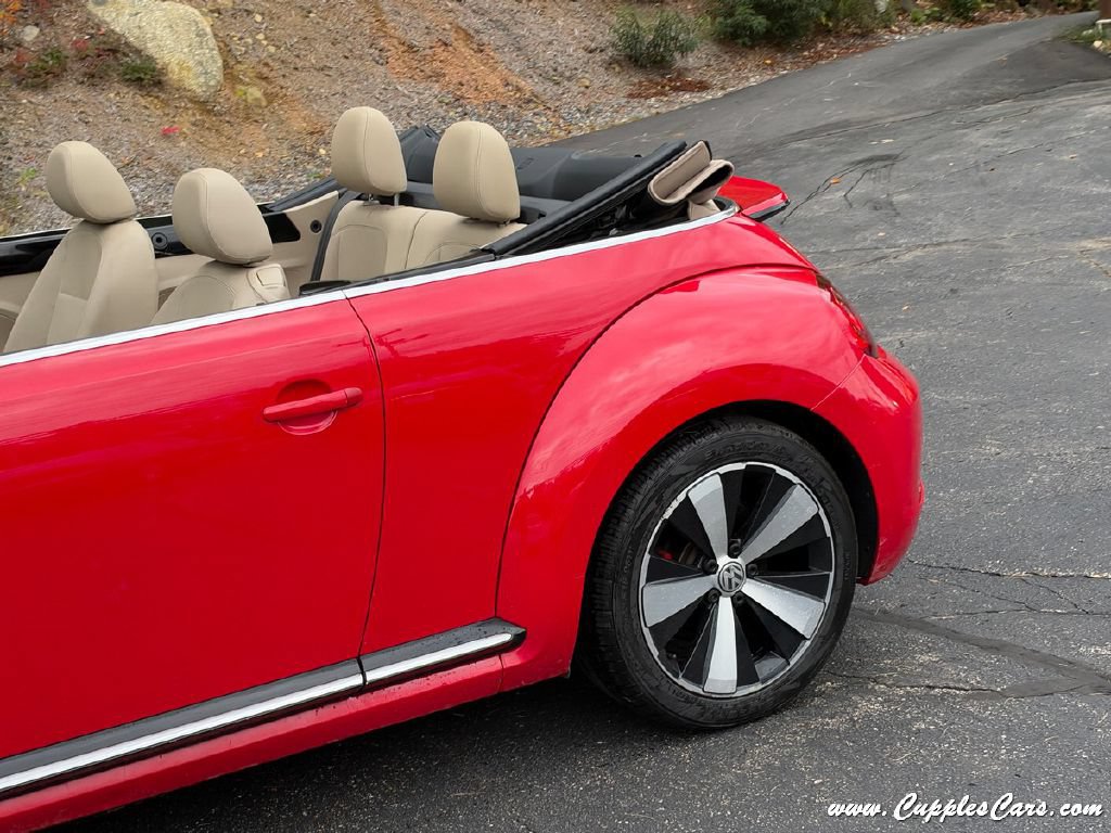 Used 2013 Volkswagen Beetle 2.0T FWD image 31
