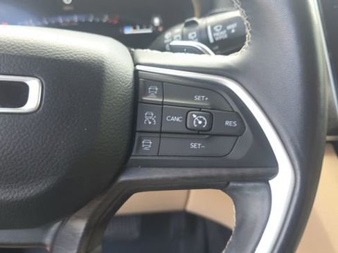 Used 2022 Jeep Grand Cherokee L Limited w/ Luxury Tech Group II image 25