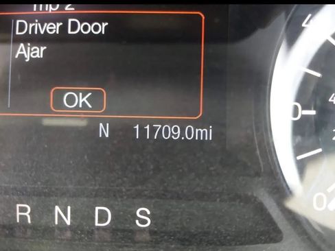 Used 2018 Ford Explorer 4WD image 2