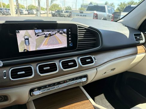 Certified 2022 Mercedes-Benz GLE 450 4MATIC w/ Premium Package image 25
