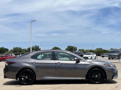 Used 2024 Toyota Camry XSE FWD image 3