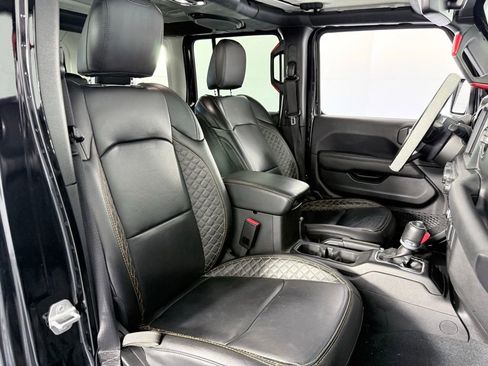 Used 2023 Jeep Wrangler Altitude image 12