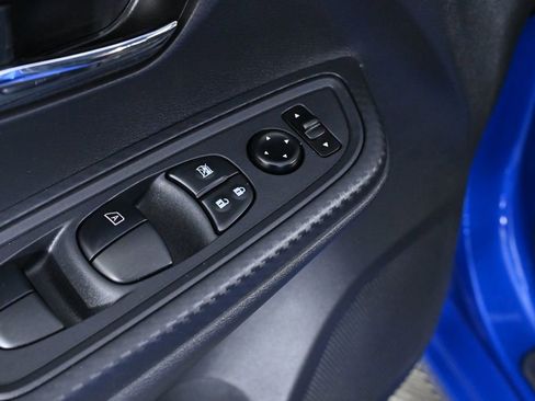 Used 2022 Nissan Versa SV w/ Electronics Package image 19