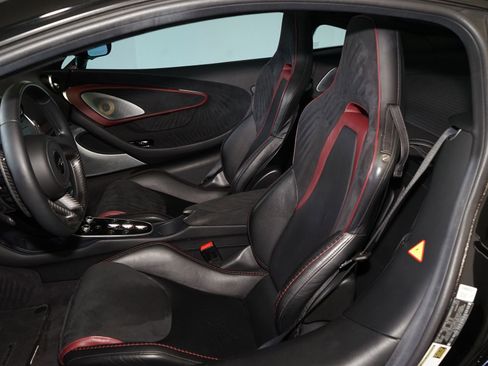 Used 2020 McLaren GT RWD image 13
