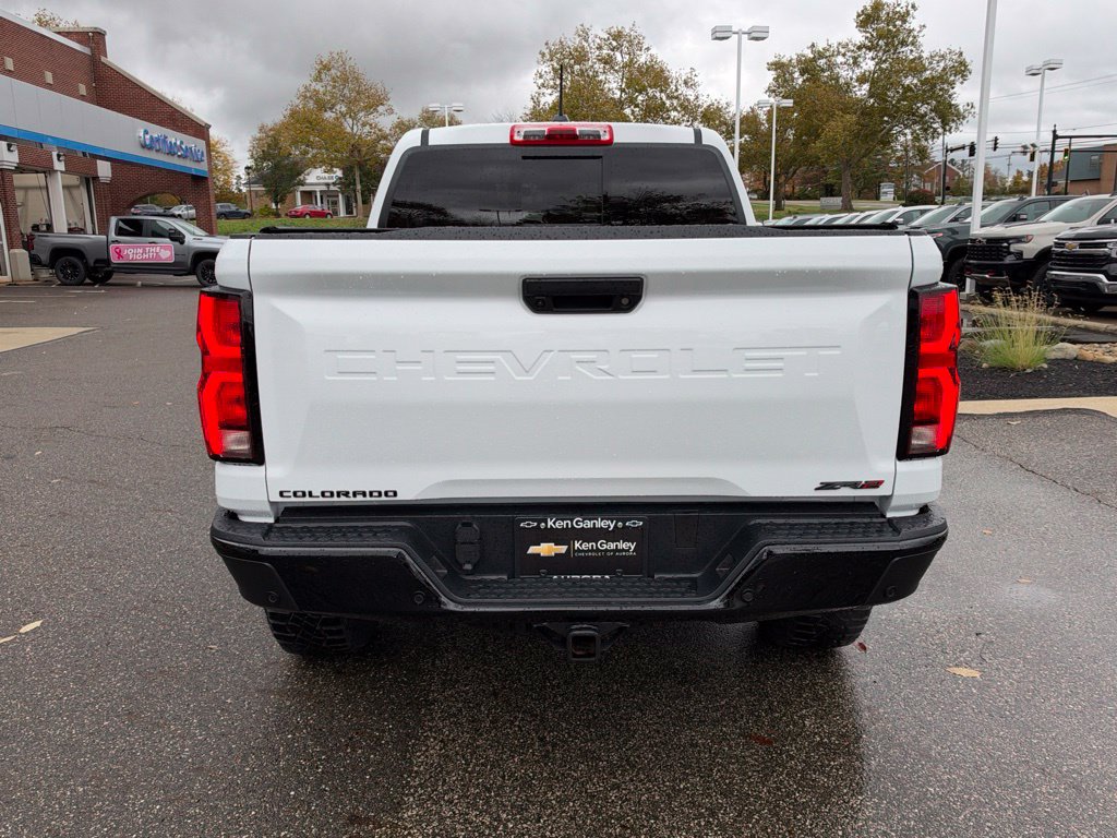 Used 2026 Chevrolet Colorado ZR2 w/ Technology Package AWD/4WD image 16