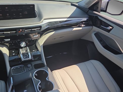 Used 2022 Acura MDX FWD w/ Technology Package image 14
