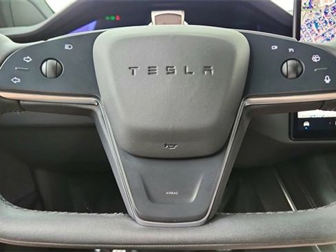 Used 2022 Tesla Model X Plaid image 45