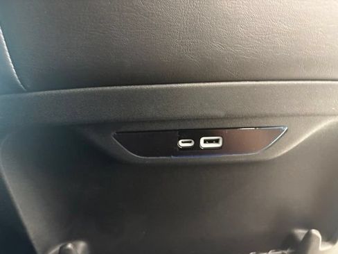 New 2027 Chrysler Pacifica Limited AWD/4WD image 29