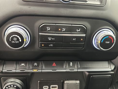 Used 2024 Chevrolet Silverado 1500 W/T AWD/4WD image 20