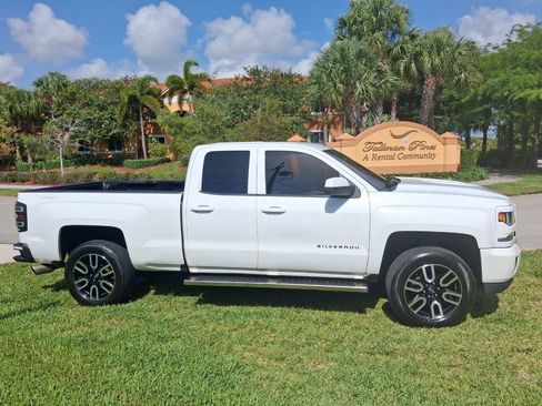 Used 2018 Chevrolet Silverado 1500 LT RWD image 5