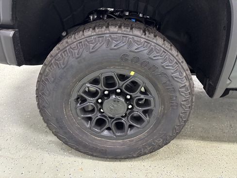 New 2026 Chevrolet Silverado 2500 ZR2 image 9