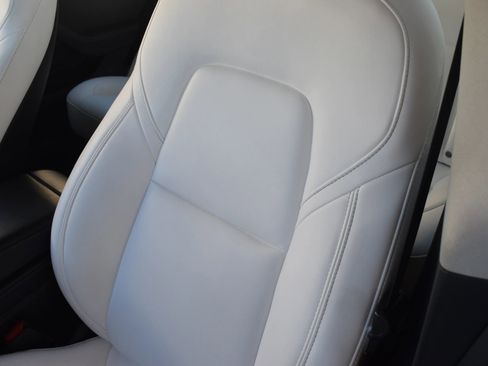 Used 2021 Tesla Model 3 Standard Range Plus image 13