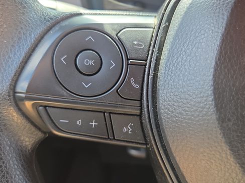 Used 2025 Toyota Corolla LE FWD image 21