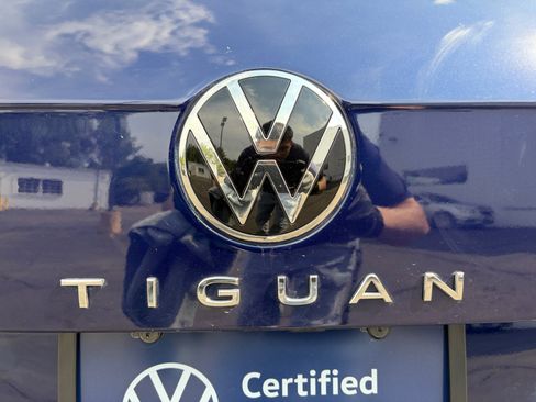 Used 2024 Volkswagen Tiguan SE AWD/4WD image 24