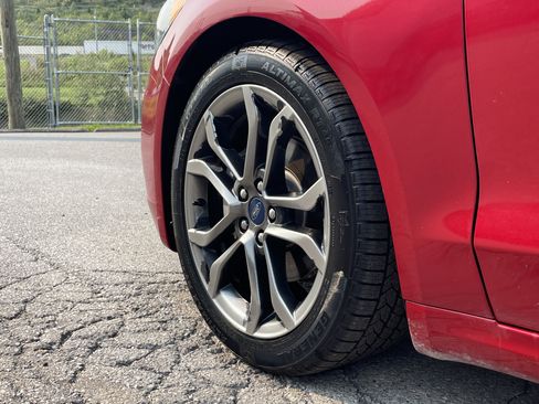 Used 2020 Ford Fusion SEL FWD image 11