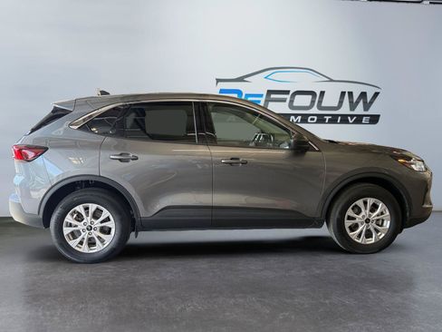 Used 2024 Ford Escape Active AWD/4WD image 2
