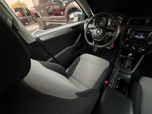 Used 2017 Volkswagen Jetta S image 45