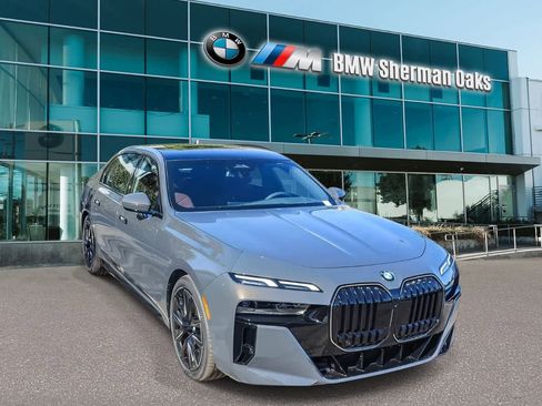 New 2026 BMW 740i w/ Premium Package image 3