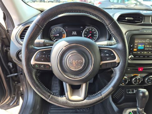 Used 2016 Jeep Renegade Limited FWD image 18