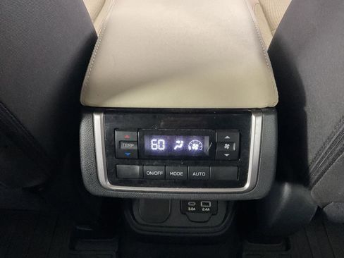 Used 2024 Subaru Ascent Premium w/ Convenience Package AWD/4WD image 12
